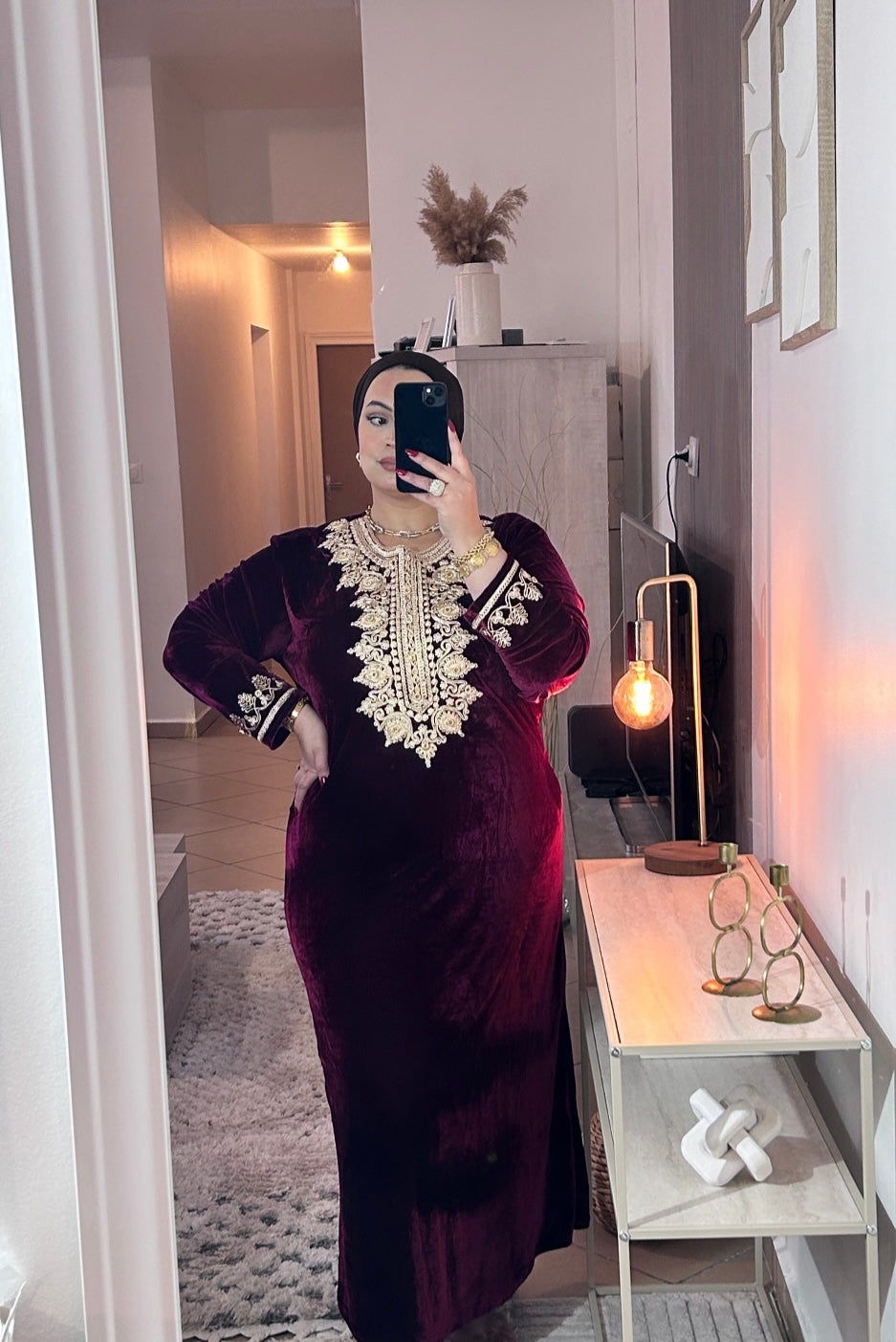 Robe traditionnelle bordeaux